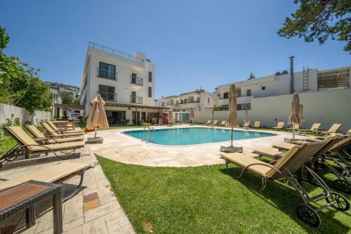 Ol?ve Tree Hotel