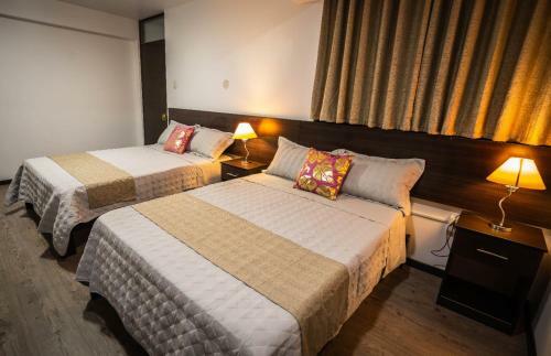 Hotel Huayas