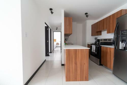 Apartamento Completo En Zona 7 Con Parqueo Incluido