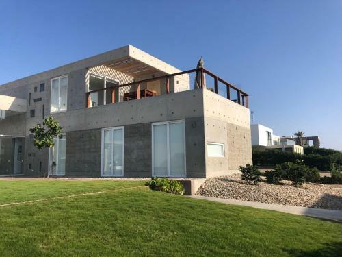Apartamento Concrete Escape Spacious 5br Residence In Paracas