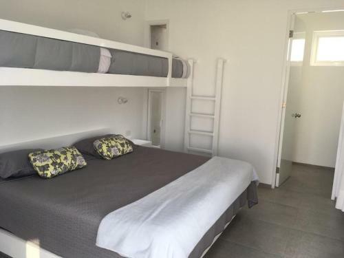 Apartamento Concrete Escape Spacious 5br Residence In Paracas