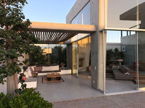 Apartamento Concrete Escape Spacious 5br Residence In Paracas