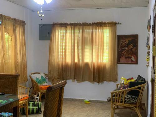 Casa Mara Hostal Farall�n