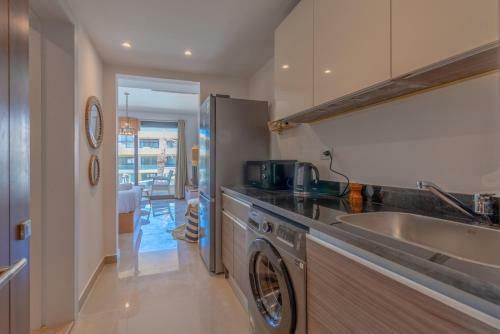 Boho-chic Studio Apartment In G-cribs, Pool View