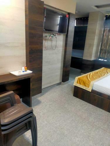 Hotel Collection O 91397 Golden City