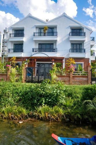 Autumn Bay Retreat Hoi An
