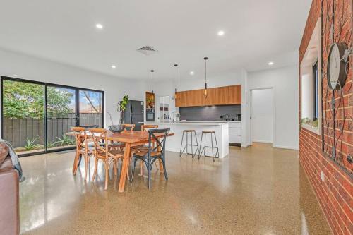 Villa Simone - Tranquil Hideaway In The Heart Of Echuca