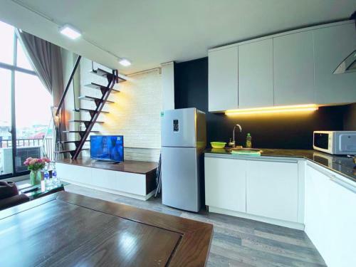 Mayhouse - Duplex Sky View 01hb