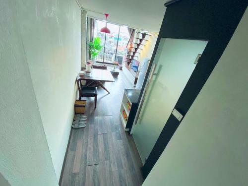 Mayhouse - Duplex Sky View 01hb