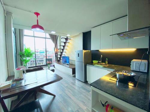 Mayhouse - Duplex Sky View 01hb
