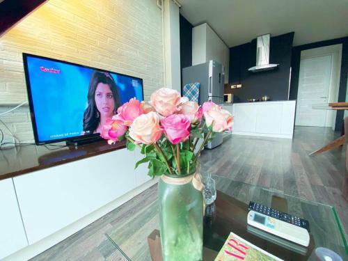 Mayhouse - Duplex Sky View 01hb