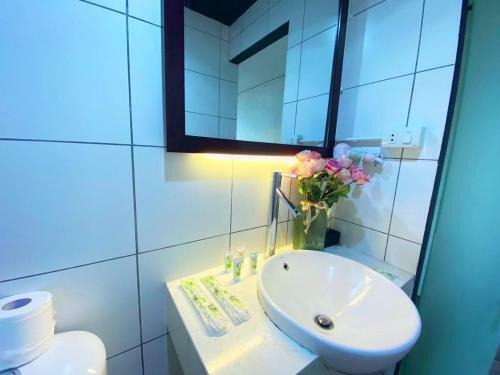 Mayhouse - Duplex Sky View 01hb