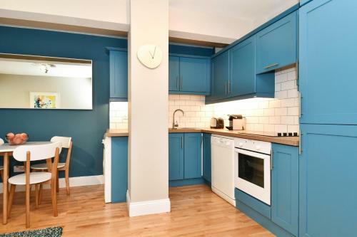 Apartamentos Tom Barry House