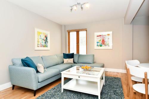 Apartamentos Tom Barry House