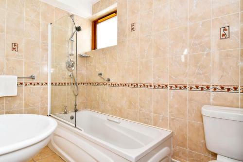 Apartamentos Tom Barry House