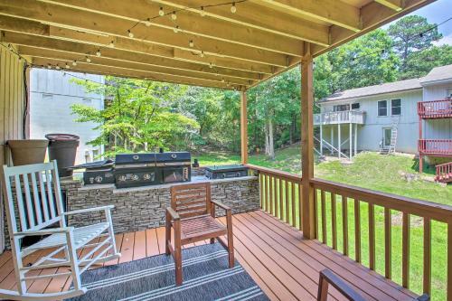 Updated Townhome With Deck, Grill And Sunroom!