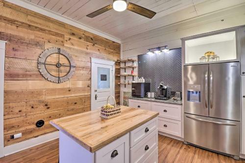Historic Mountain Home Haven With Large Yard!