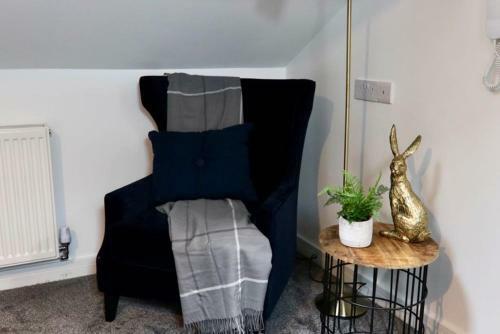 Hostal 5 Bed Home On Birdwell Road - Free Parking