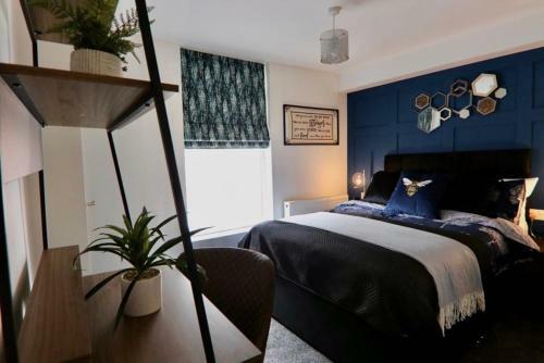 Hostal 5 Bed Home On Birdwell Road - Free Parking