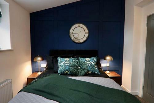 Hostal 5 Bed Home On Birdwell Road - Free Parking