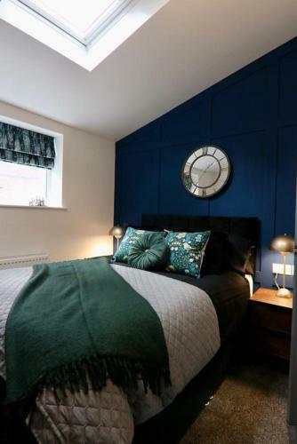 Hostal 5 Bed Home On Birdwell Road - Free Parking