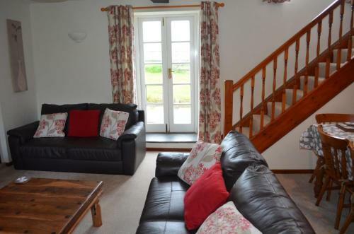 Bowood Cottage With Great Activities Barn