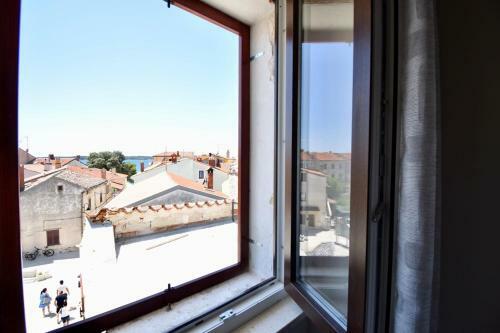 Sea View Apartment 40m From The Beach