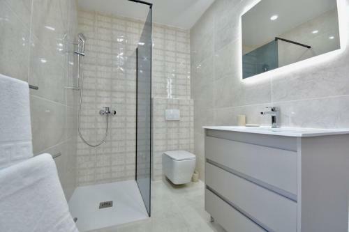 Sea View Apartment 40m From The Beach