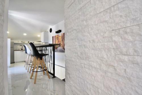 Sea View Apartment 40m From The Beach