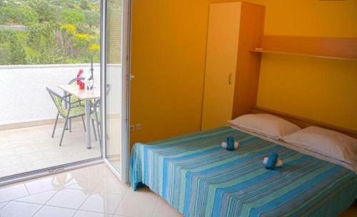 La Playa Apartments