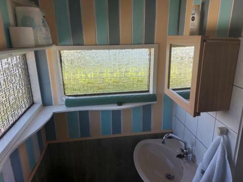 Lazy Cabin Near Hoek Van Holland Beach