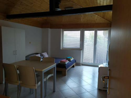 Lili House