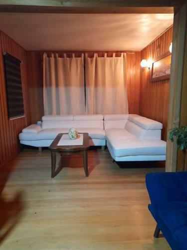 Hostel Serrano