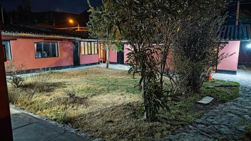 Hostal Apu Urubamba Hotel