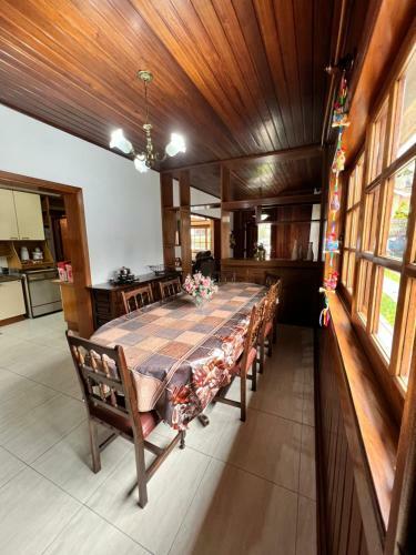 Casa Super Espa�osa Com Lareira Para Ate 12 Pessoas!