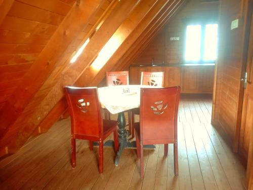 Igloo Woodhouse - Premium Private Duplex Villa
