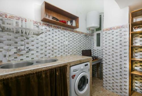 Velasquez Apartment