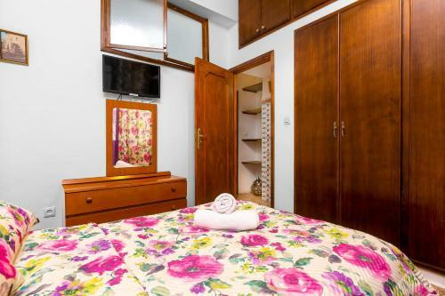 Velasquez Apartment