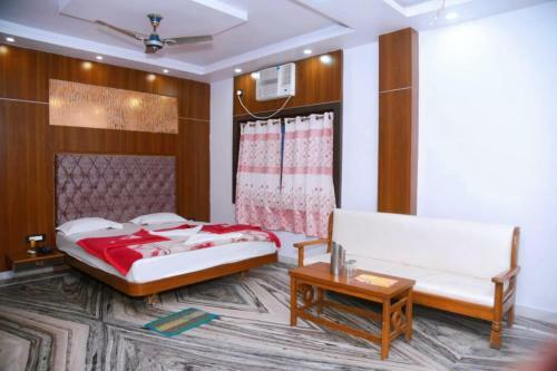 Hotel Staymaker Aditya Plaza
