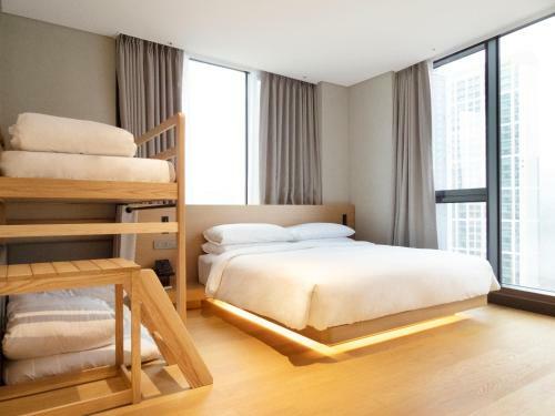 Take Hotel
