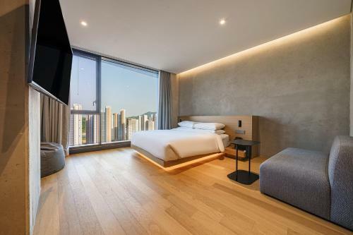 Take Hotel