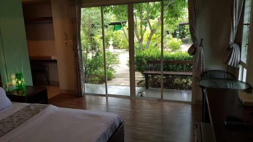 Hotel T Resort Suphanburi