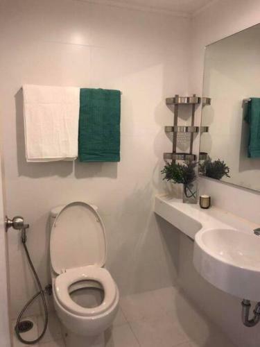 Apartamento Luxury Beach Front Jomtien Condo / Super Wifi