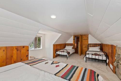 The Historic 1932 Lodge At Big Bear Lake