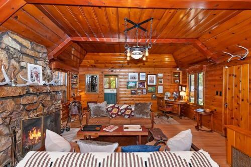 The Historic 1932 Lodge At Big Bear Lake