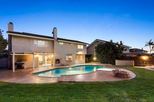 Fun Style! Swimming Pool * Hot Tub * Arcades * Game Room!