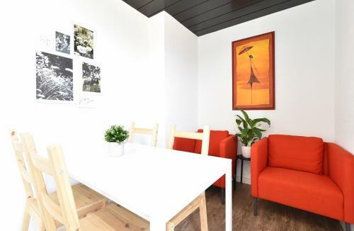 Super Central Apartment With Awesome Mountain View