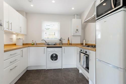 A Modern And Cosy Apartment Just Yards From Brixham?s Bustling Harbourside