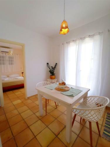 Authentic Kefalonia - Pinecone Apartment