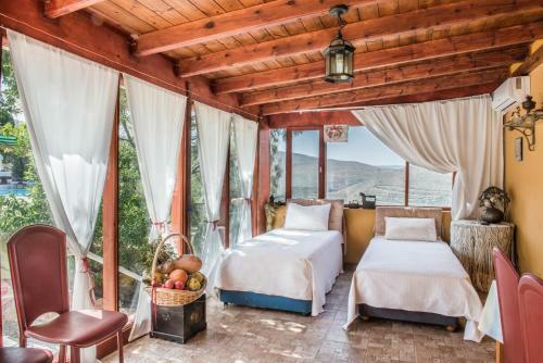 Villa House With Private Pool, Isolated, Unique View